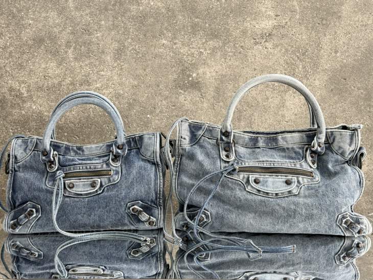 Picture of Balenciaga Handbags _SKUfw230464514fw